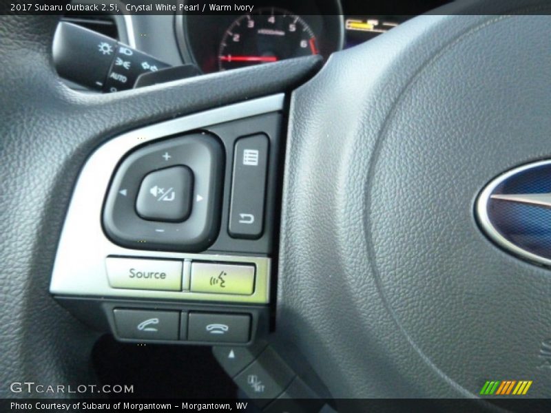 Crystal White Pearl / Warm Ivory 2017 Subaru Outback 2.5i