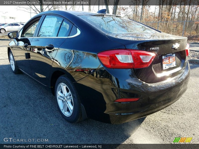 Mosaic Black Metallic / Jet Black 2017 Chevrolet Cruze LT