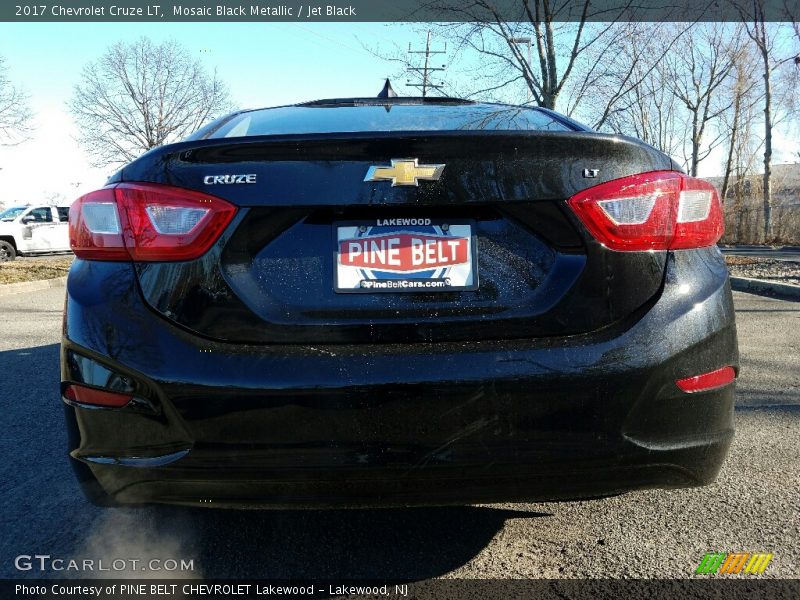 Mosaic Black Metallic / Jet Black 2017 Chevrolet Cruze LT