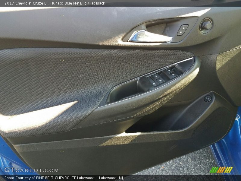 Kinetic Blue Metallic / Jet Black 2017 Chevrolet Cruze LT