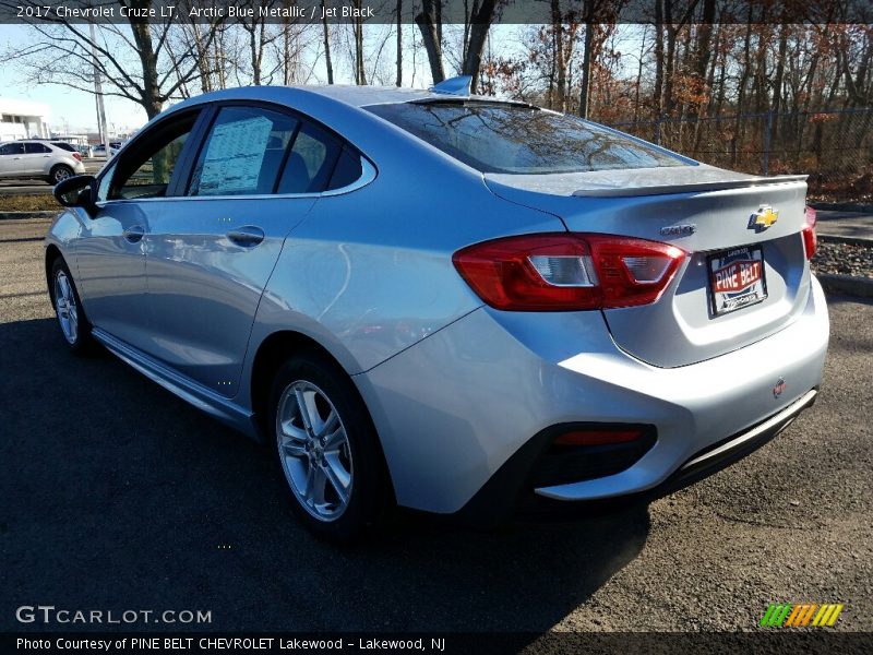 Arctic Blue Metallic / Jet Black 2017 Chevrolet Cruze LT