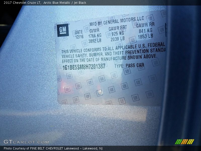Arctic Blue Metallic / Jet Black 2017 Chevrolet Cruze LT
