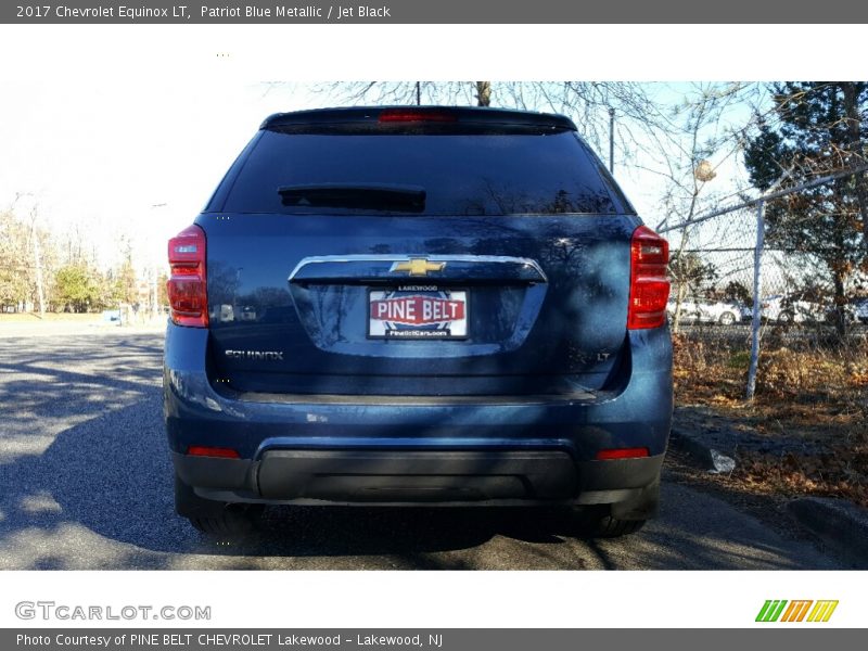 Patriot Blue Metallic / Jet Black 2017 Chevrolet Equinox LT