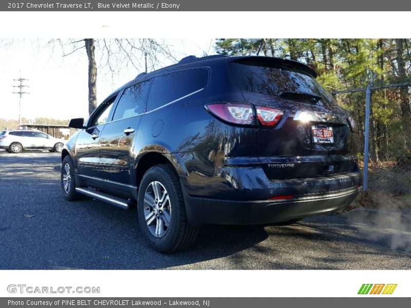 Blue Velvet Metallic / Ebony 2017 Chevrolet Traverse LT