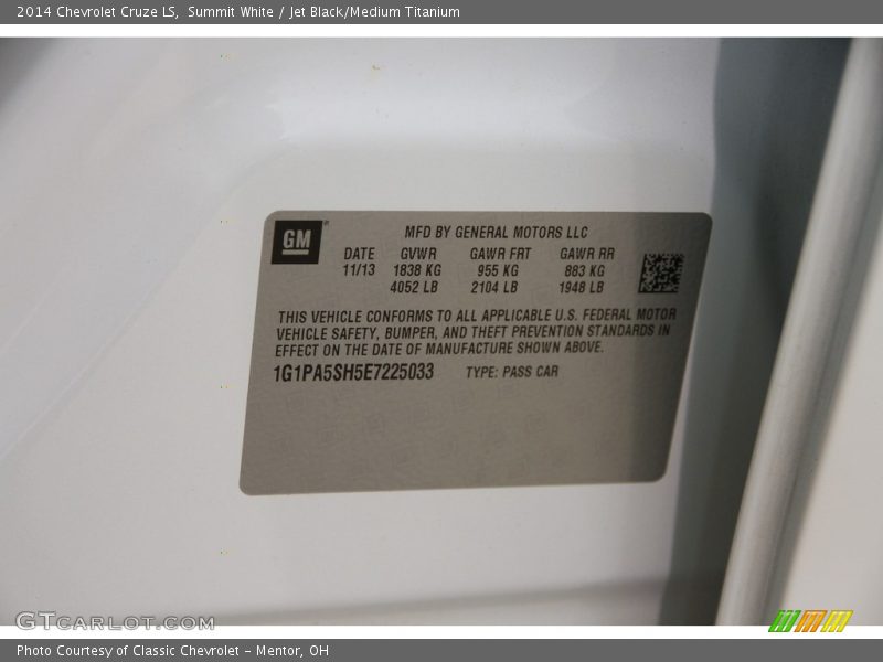 Summit White / Jet Black/Medium Titanium 2014 Chevrolet Cruze LS