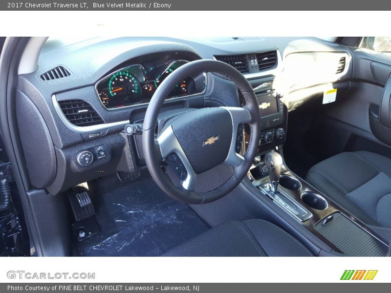Blue Velvet Metallic / Ebony 2017 Chevrolet Traverse LT