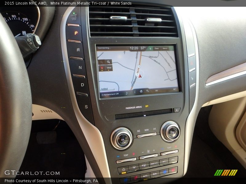 White Platinum Metallic Tri-coat / White Sands 2015 Lincoln MKC AWD