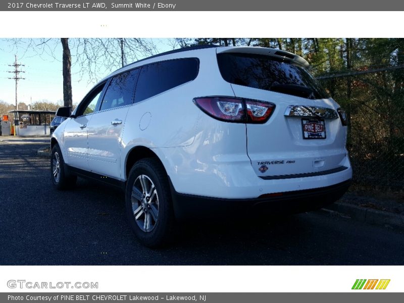 Summit White / Ebony 2017 Chevrolet Traverse LT AWD