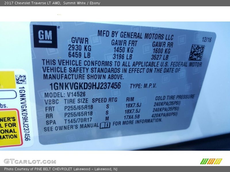 Summit White / Ebony 2017 Chevrolet Traverse LT AWD