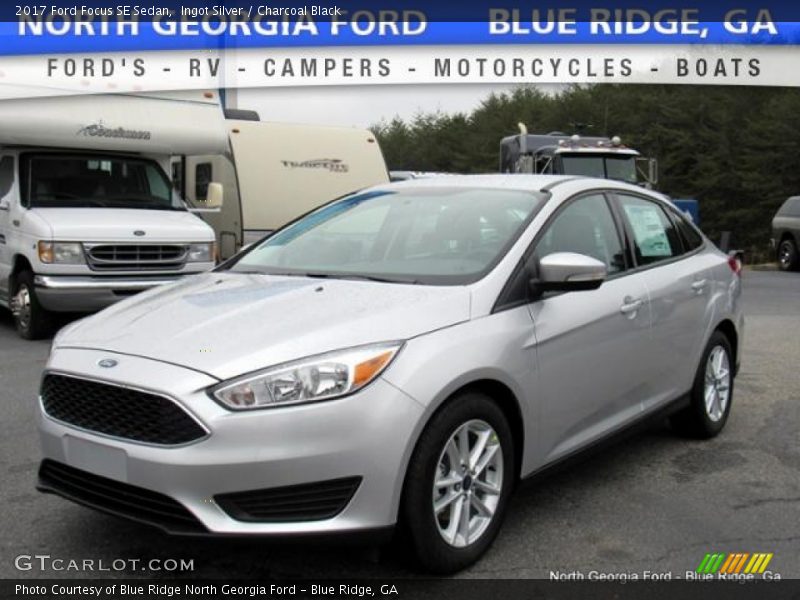 Ingot Silver / Charcoal Black 2017 Ford Focus SE Sedan
