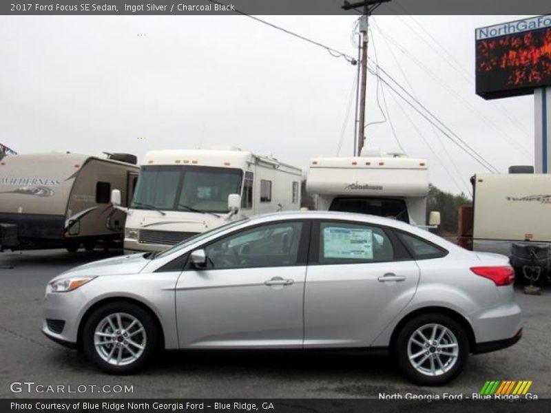 Ingot Silver / Charcoal Black 2017 Ford Focus SE Sedan