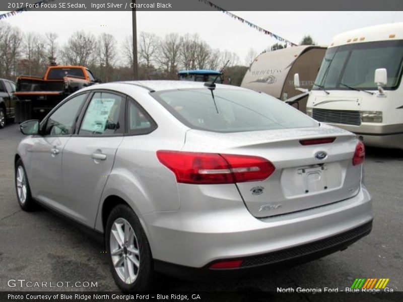 Ingot Silver / Charcoal Black 2017 Ford Focus SE Sedan