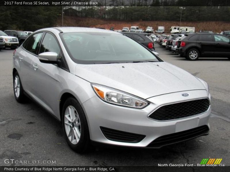 Ingot Silver / Charcoal Black 2017 Ford Focus SE Sedan