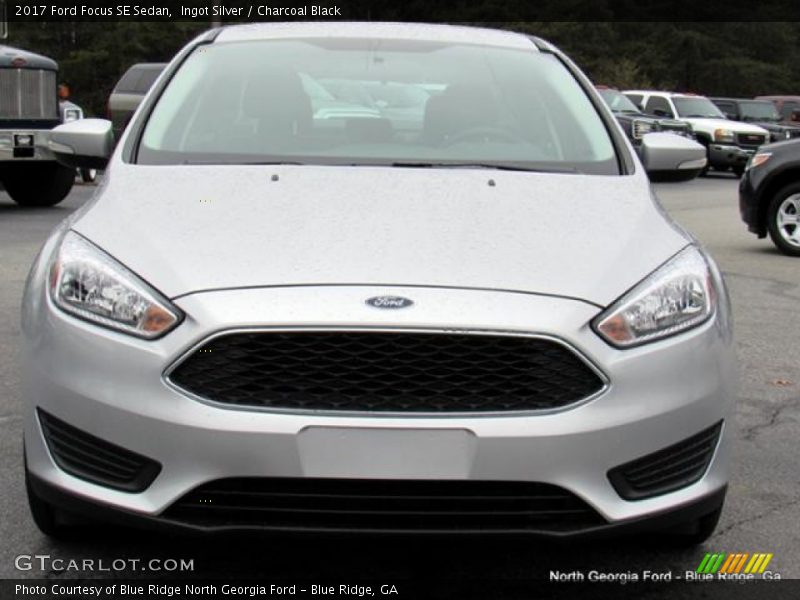 Ingot Silver / Charcoal Black 2017 Ford Focus SE Sedan