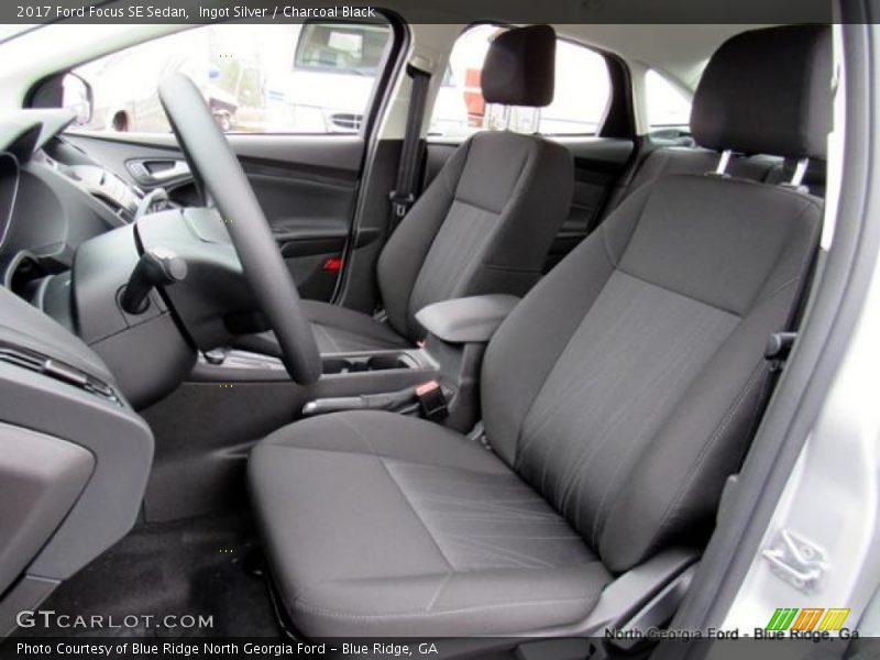 Ingot Silver / Charcoal Black 2017 Ford Focus SE Sedan
