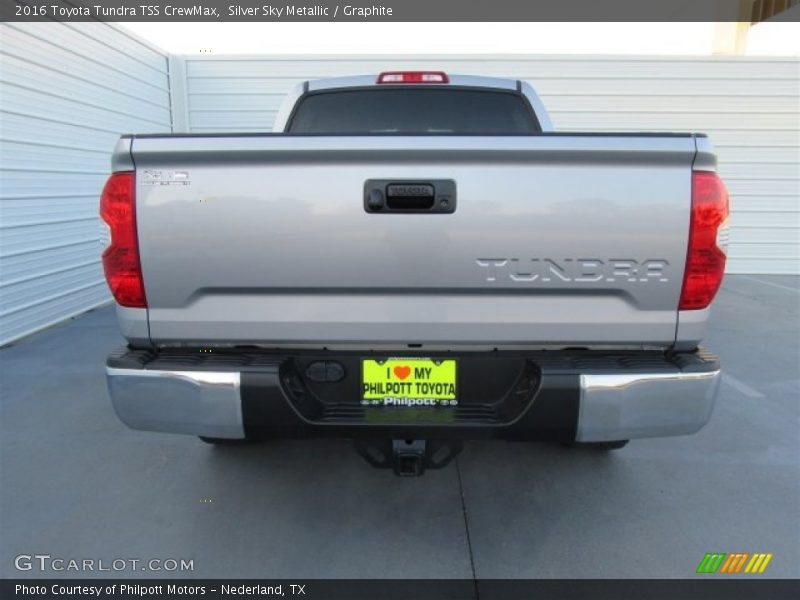 Silver Sky Metallic / Graphite 2016 Toyota Tundra TSS CrewMax