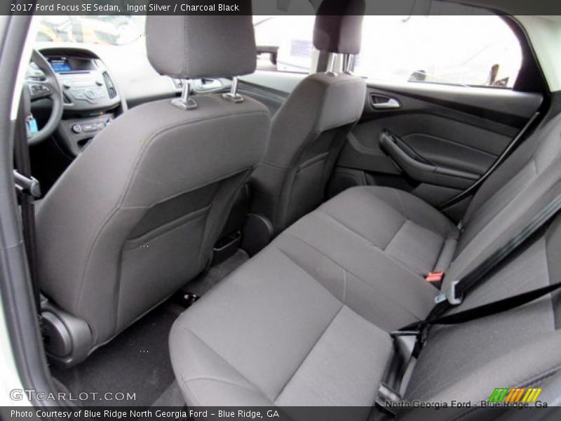 Ingot Silver / Charcoal Black 2017 Ford Focus SE Sedan