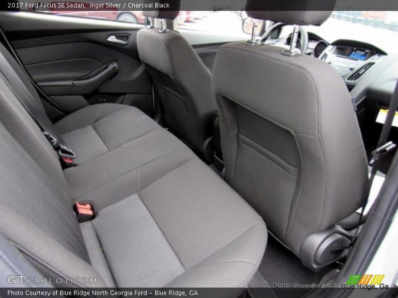 Ingot Silver / Charcoal Black 2017 Ford Focus SE Sedan