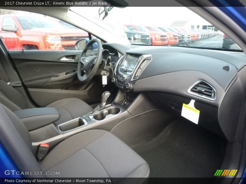 Kinetic Blue Metallic / Jet Black 2017 Chevrolet Cruze LT