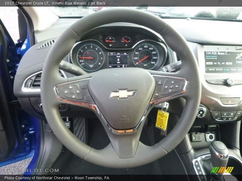 Kinetic Blue Metallic / Jet Black 2017 Chevrolet Cruze LT