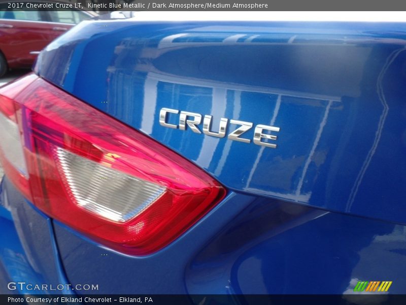 Kinetic Blue Metallic / Dark Atmosphere/Medium Atmosphere 2017 Chevrolet Cruze LT