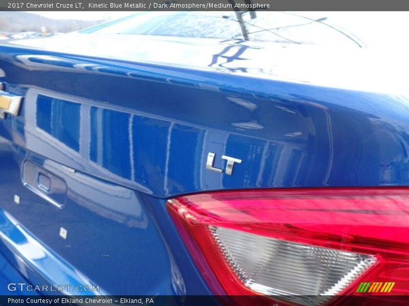Kinetic Blue Metallic / Dark Atmosphere/Medium Atmosphere 2017 Chevrolet Cruze LT