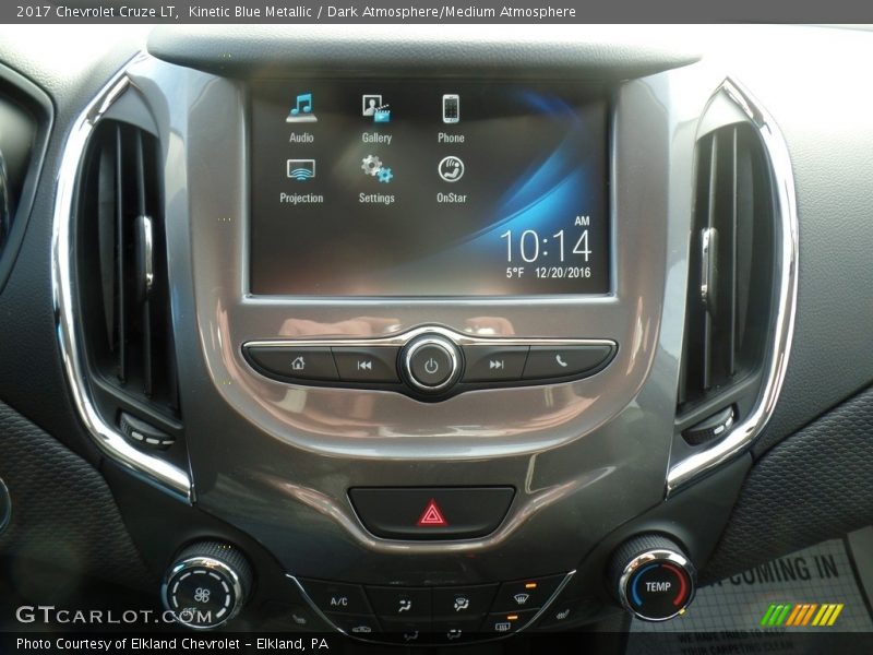 Kinetic Blue Metallic / Dark Atmosphere/Medium Atmosphere 2017 Chevrolet Cruze LT