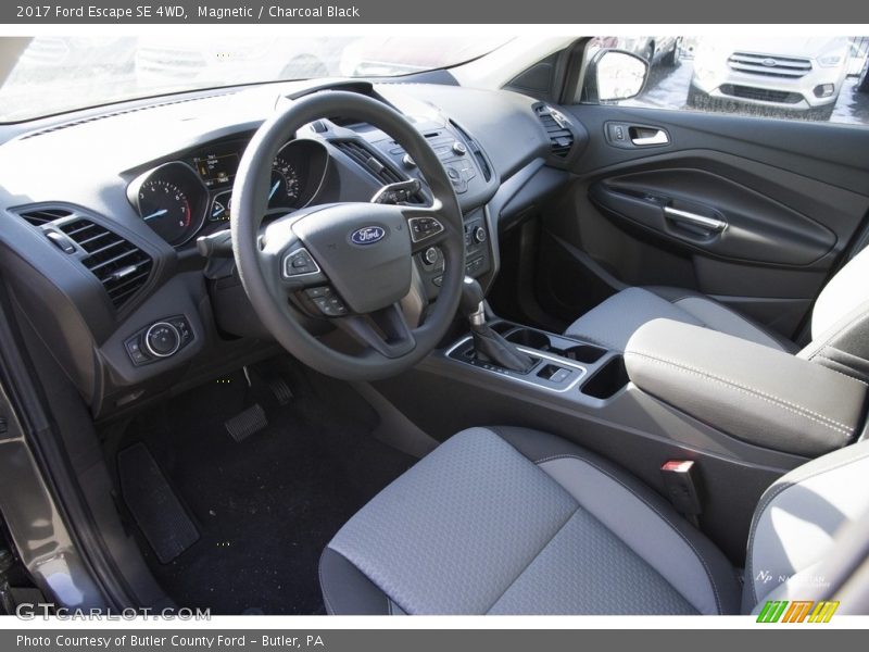 Magnetic / Charcoal Black 2017 Ford Escape SE 4WD
