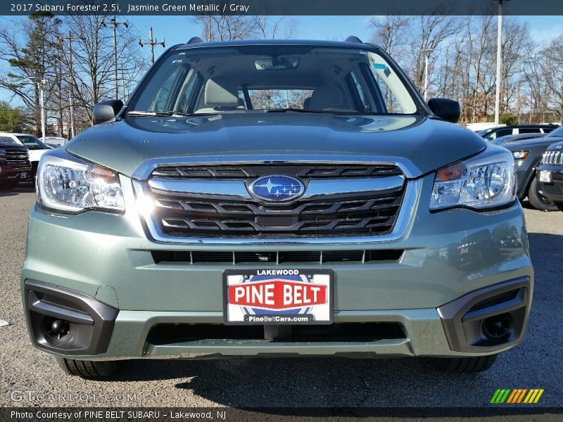 Jasmine Green Metallic / Gray 2017 Subaru Forester 2.5i