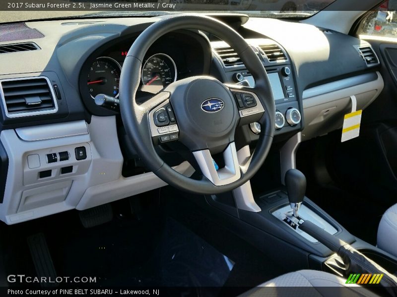 Jasmine Green Metallic / Gray 2017 Subaru Forester 2.5i
