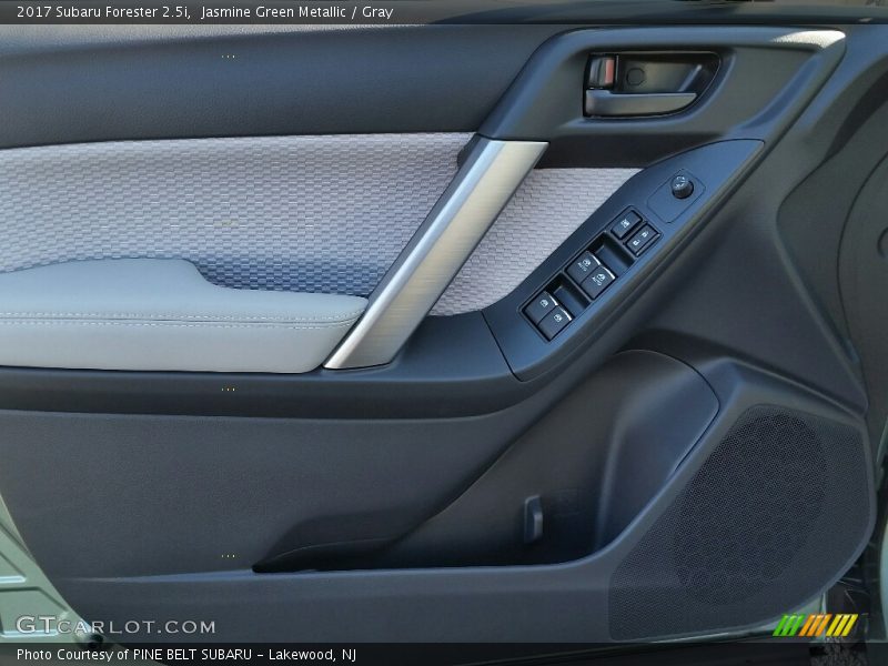 Jasmine Green Metallic / Gray 2017 Subaru Forester 2.5i