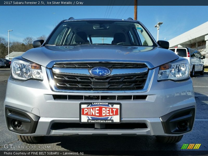 Ice Silver Metallic / Gray 2017 Subaru Forester 2.5i