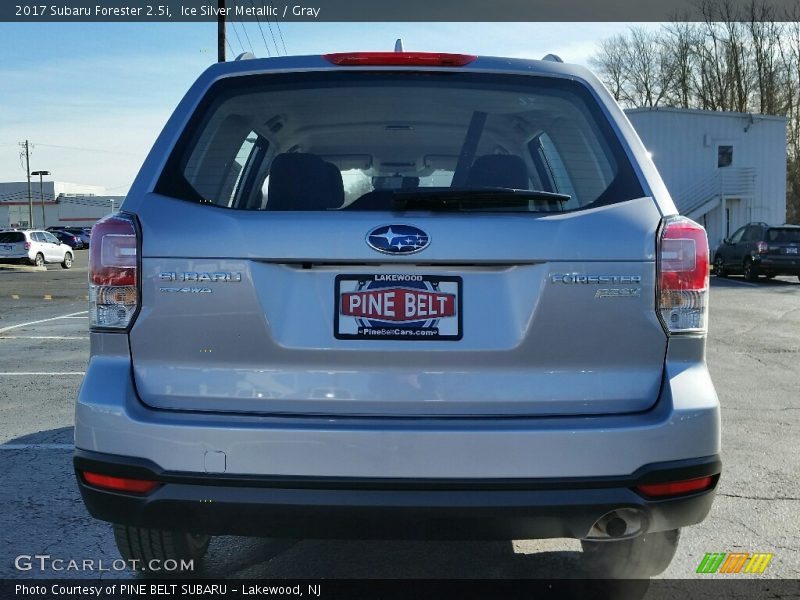 Ice Silver Metallic / Gray 2017 Subaru Forester 2.5i