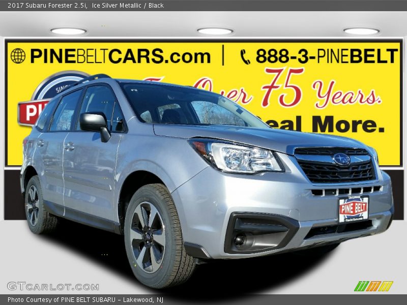 Ice Silver Metallic / Black 2017 Subaru Forester 2.5i