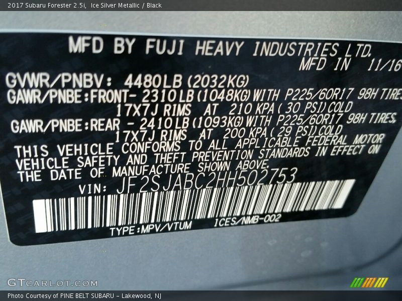 Ice Silver Metallic / Black 2017 Subaru Forester 2.5i