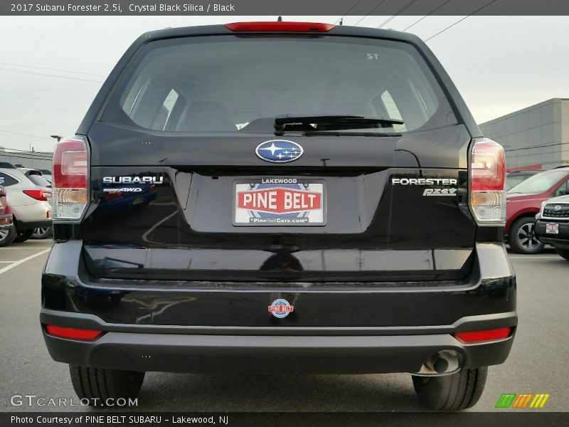 Crystal Black Silica / Black 2017 Subaru Forester 2.5i