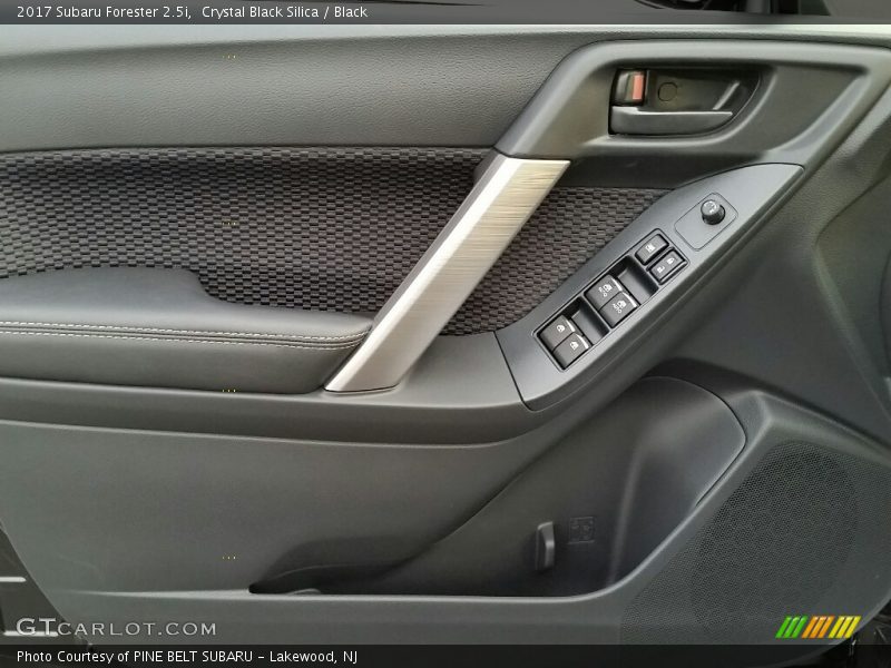 Crystal Black Silica / Black 2017 Subaru Forester 2.5i