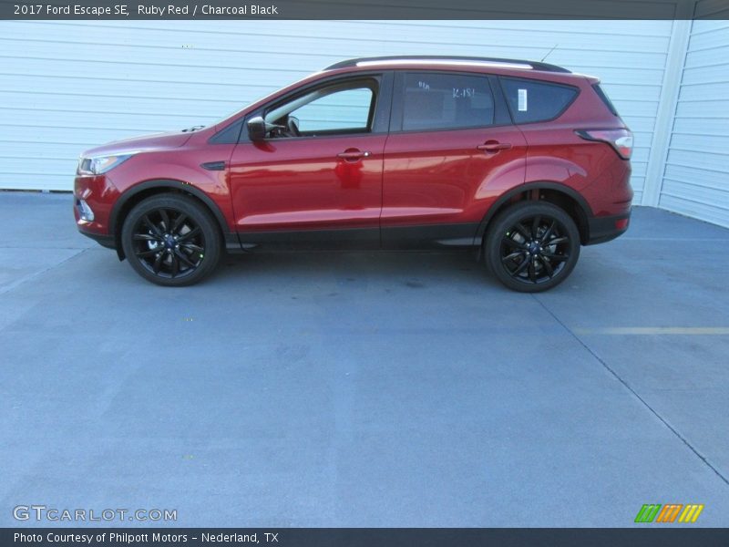 Ruby Red / Charcoal Black 2017 Ford Escape SE