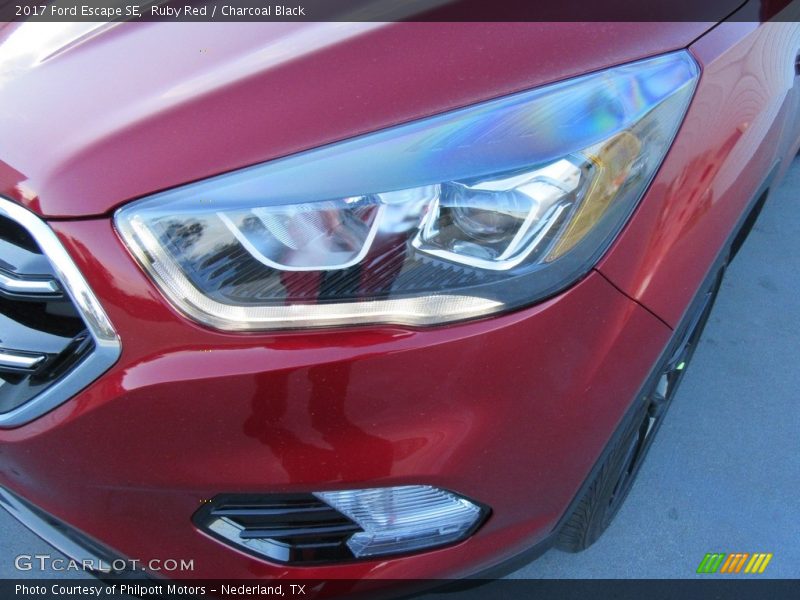 Ruby Red / Charcoal Black 2017 Ford Escape SE