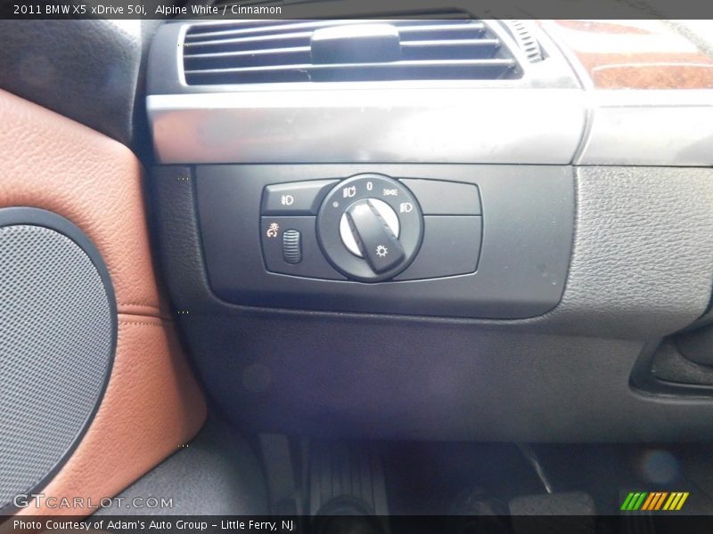Alpine White / Cinnamon 2011 BMW X5 xDrive 50i
