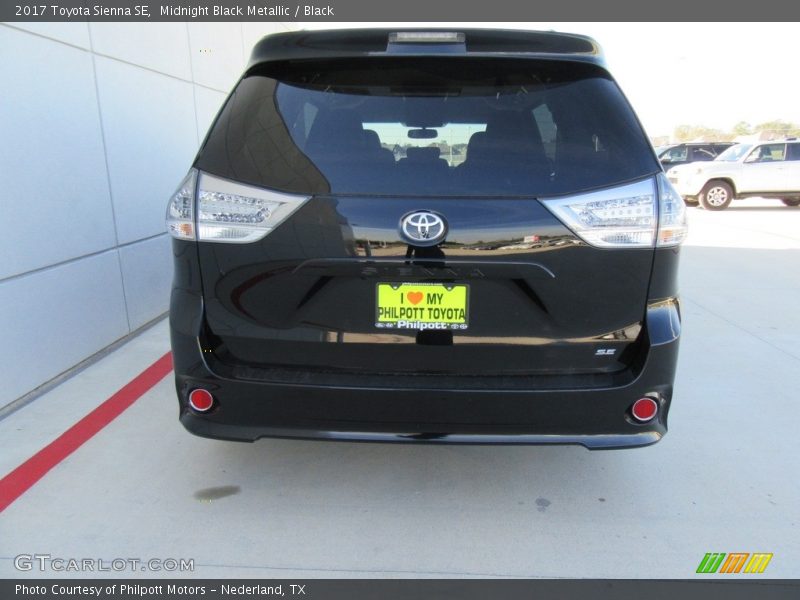 Midnight Black Metallic / Black 2017 Toyota Sienna SE