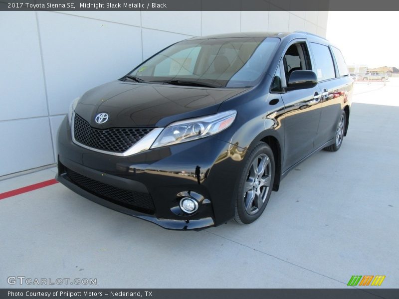 Midnight Black Metallic / Black 2017 Toyota Sienna SE