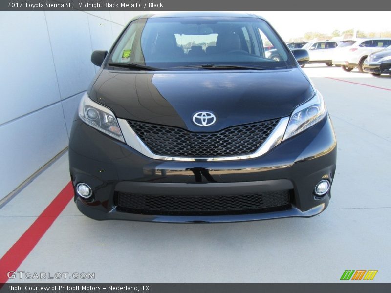 Midnight Black Metallic / Black 2017 Toyota Sienna SE
