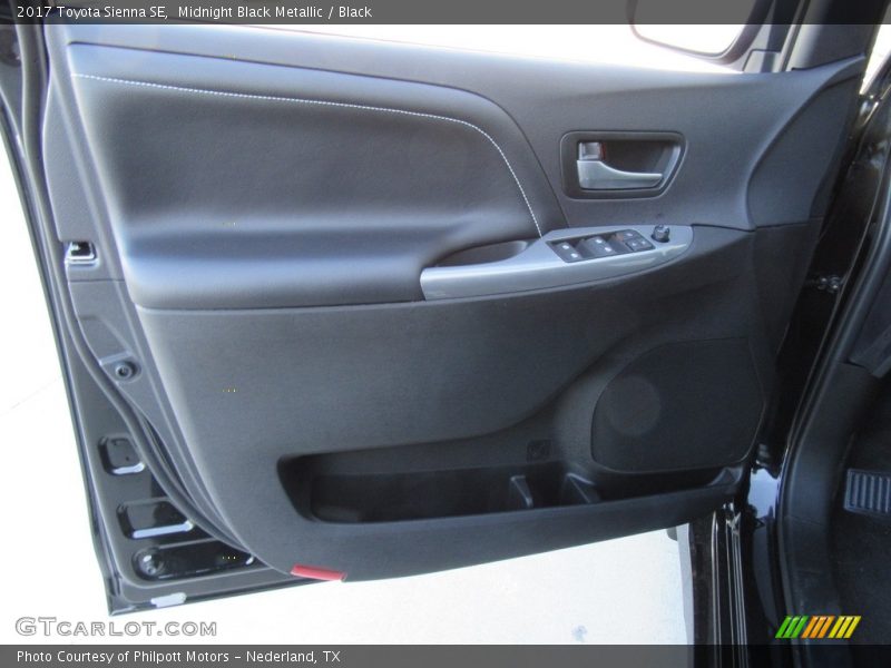 Midnight Black Metallic / Black 2017 Toyota Sienna SE