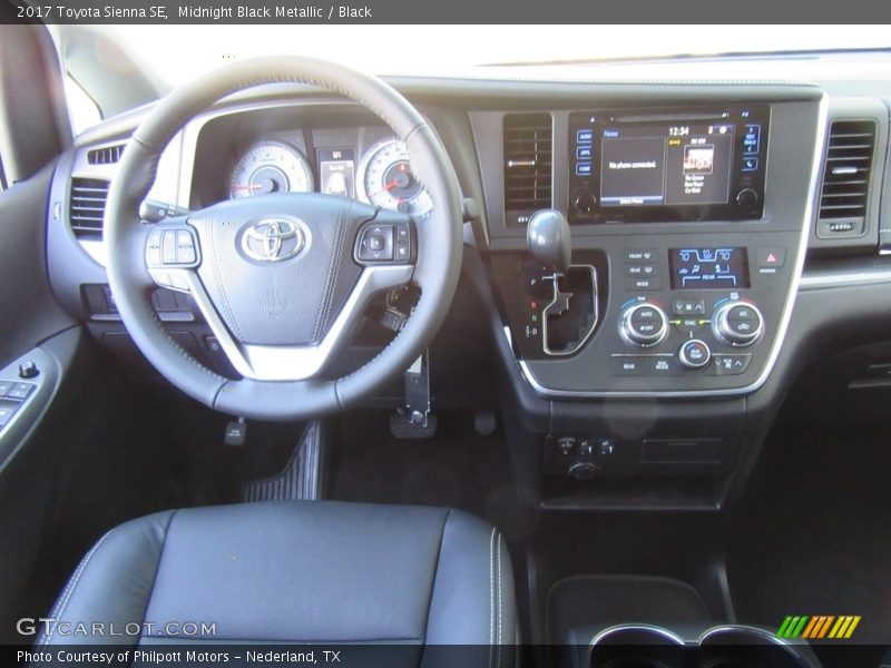 Midnight Black Metallic / Black 2017 Toyota Sienna SE