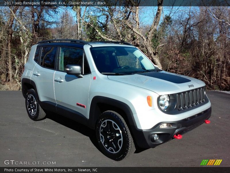 Front 3/4 View of 2017 Renegade Trailhawk 4x4