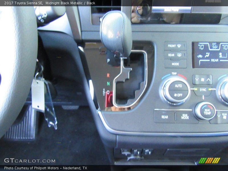 Midnight Black Metallic / Black 2017 Toyota Sienna SE