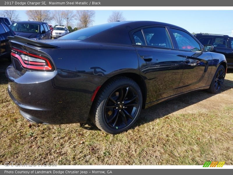 Maximum Steel Metallic / Black 2017 Dodge Charger SE