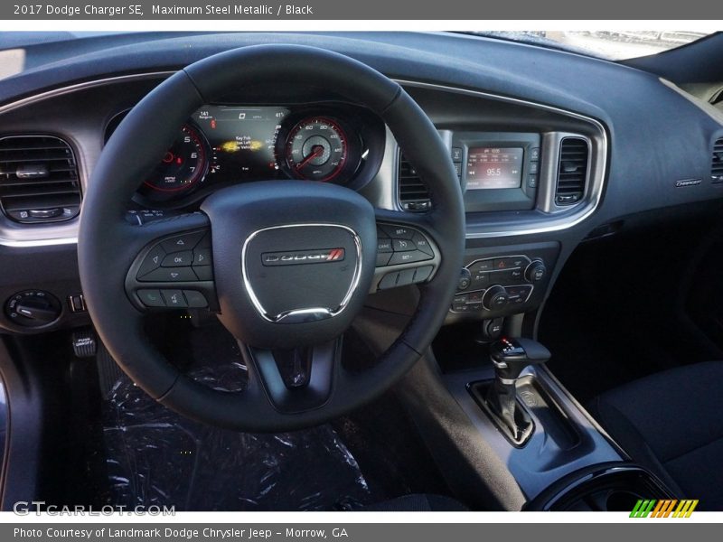 Maximum Steel Metallic / Black 2017 Dodge Charger SE