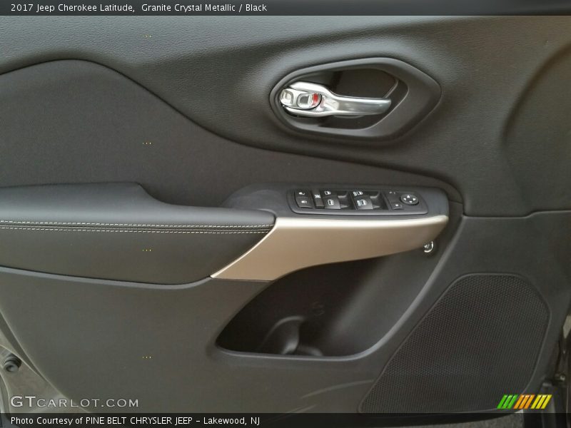 Granite Crystal Metallic / Black 2017 Jeep Cherokee Latitude